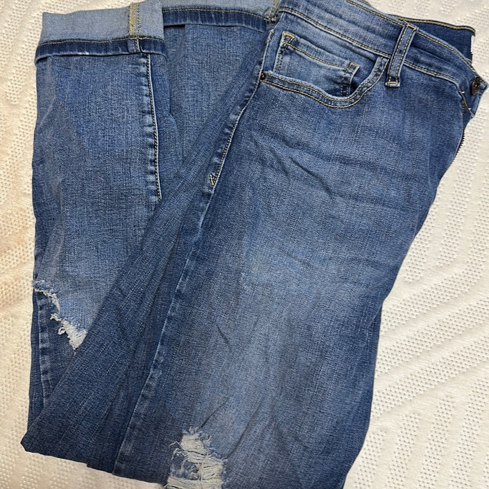 Distressed straight leg